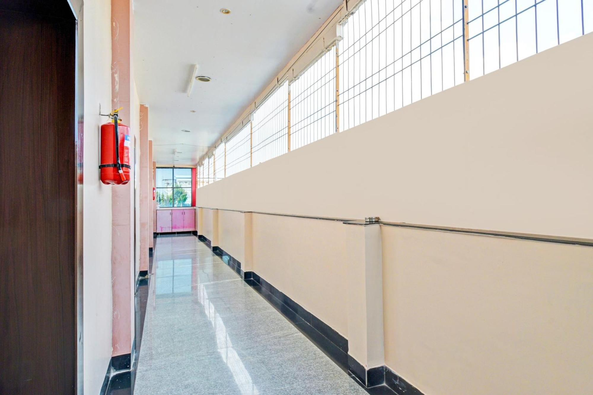 Super Hotel O Kurnool Near Kurnool Medical College Eksteriør bilde
